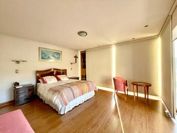 CASA MEDITERRÁNEA 4 DORM + ESCRITORIO + SERVICIO LOS BOSQUES