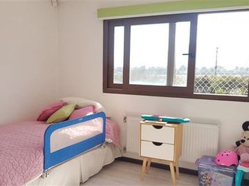 VENTA CASA POLO MANQUEHUE PIEDRA ROJA 4 DORMITORIOS + OFICIN