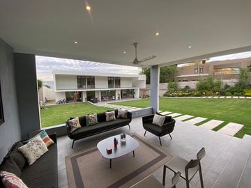 VENTA ESPECTACULAR CASA PIEDRA ROJA NO PERIMETRAL 5DORMITORI