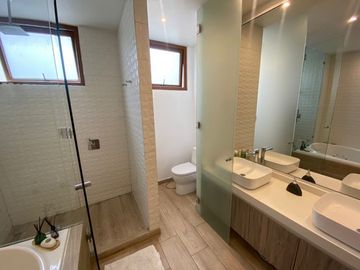 VENTA ESPECTACULAR CASA PIEDRA ROJA NO PERIMETRAL 5DORMITORI