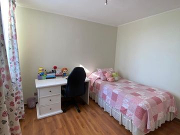 ESTUPENDA CASA CHAMISERO 4 DORM (2 EN SUITE) + PISCINA