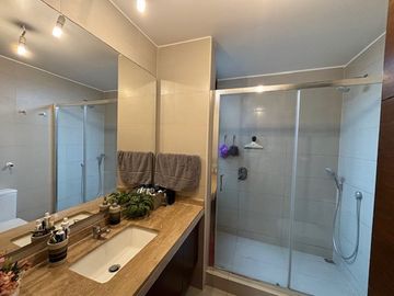 ESTUPENDA CASA CHAMISERO 4 DORM (2 EN SUITE) + PISCINA