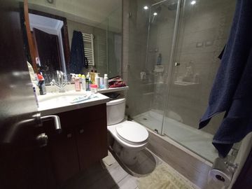 SE VENDE MODERNO DEPTO 1D 1B CERCANO AL ALTO LAS CONDES