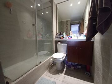 SE VENDE CÓMODO Y FUNCIONAL DEPTO 2D CERCANO ALTO LAS CONDES