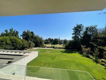 CLUB DE GOLF BRISAS DE CHICUREO A ORILLA DE CANCHA