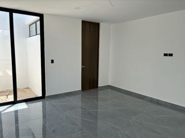 CASA EN VENTA EN PRIVADA CON AMENIDADES EN CHOLUL, MÉRIDA