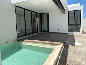 CASA EN VENTA EN PRIVADA CON AMENIDADES EN CHOLUL, MÉRIDA