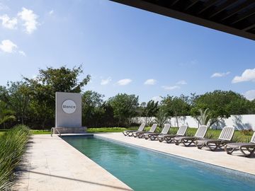 EN VENTA CASA EN PRIVADA RESIDENCIAL BLANCA, MÉRIDA