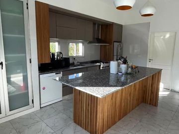 Casa en venta - 4 Dormitorios 3 Baños - Cochera - 600Mts2 - El Principado, San Vicente