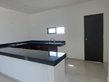 CASA EN VENTA  EN PRADERAS DEL MAYAB, CONKAL -  3 RECÁMARAS  Y ALBERCA