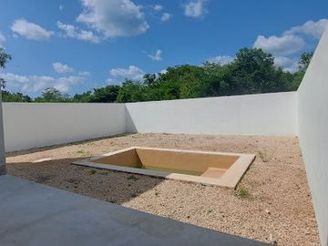 CASA EN VENTA  EN PRADERAS DEL MAYAB, CONKAL -  3 RECÁMARAS  Y ALBERCA