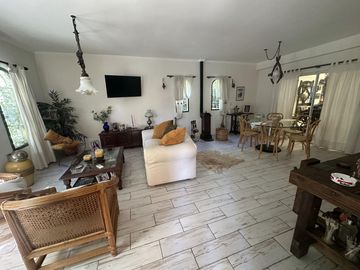 Estupenda Casa Estilo Colonial en el Barrio Los Naranjos - Ingeniero Maschwitz