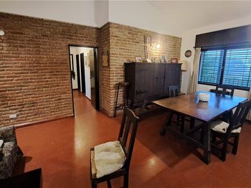 CASA VENTA 3 DORM BARRIO VILLA ALLENDE ZONA NORTE