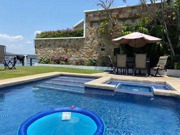 CASA EN TEQUESQUITENGO CON ACCESO AL  LAGO   -  1.1