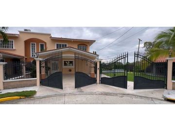 SE VENDE CASA EN VILLA LUCRE- ALTOS DE SAN RAFAEL REMODELADA 397m2 JP