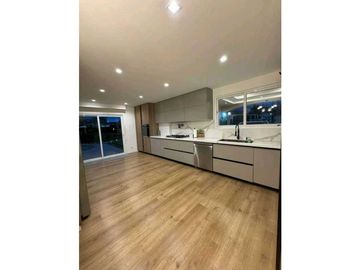 SE VENDE CASA EN VILLA LUCRE- ALTOS DE SAN RAFAEL REMODELADA 397m2 JP