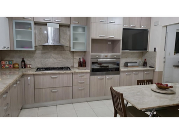 VILLA LUCRE / ALTOS SAN RAFAEL / 661 M2 / BALCON / 5 HABITACIONES
