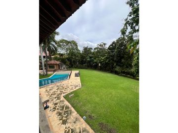 VENTA MANSIÓN EN ALTOS DEL GOLF