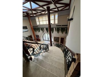 VENTA MANSIÓN EN ALTOS DEL GOLF