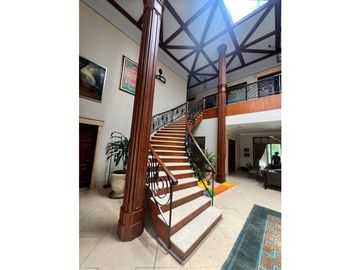 VENTA MANSIÓN EN ALTOS DEL GOLF