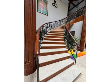 VENTA MANSIÓN EN ALTOS DEL GOLF