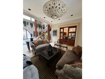 VENTA MANSIÓN EN ALTOS DEL GOLF