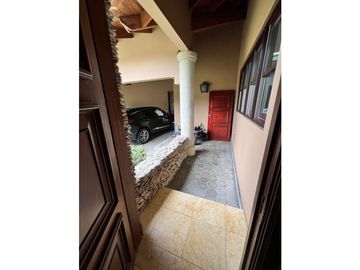 VENTA MANSIÓN EN ALTOS DEL GOLF