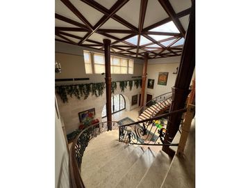 VENTA MANSIÓN EN ALTOS DEL GOLF