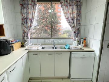 Departamento en Venta en Parque Araucano | Venta Departamento 4D4B y servicios com excelente ubicacion | Las Condes | One Propiedades
