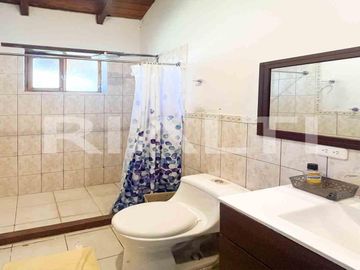 En venta terreno con casa en Sangolqui