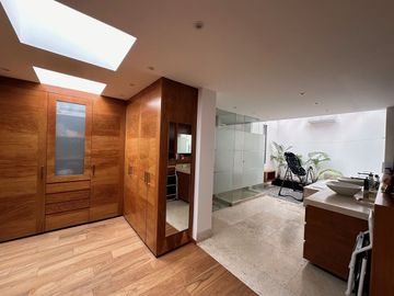Excelente casa ubicada en Fairway