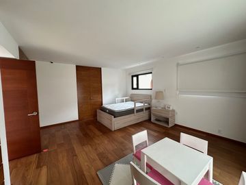 Excelente casa ubicada en Fairway