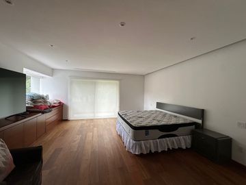 Excelente casa ubicada en Fairway