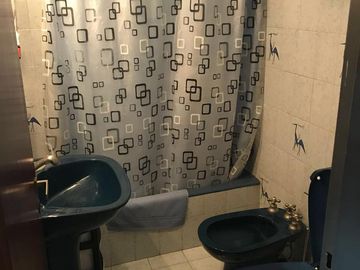 Venta de departamento de 3 ambientes con balcón en Boedo