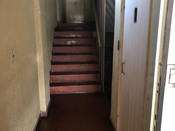 Venta de departamento de 3 ambientes con balcón en Boedo