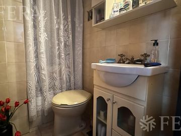 Venta de departamento de 3 ambientes con balcón en Boedo