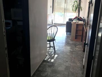 Venta de departamento de 3 ambientes con balcón en Boedo