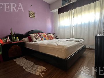 Venta de departamento de 3 ambientes con balcón en Boedo