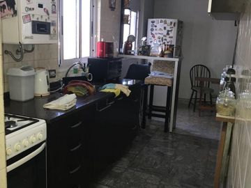 Venta de departamento de 3 ambientes con balcón en Boedo