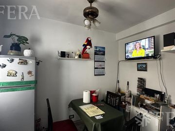 Venta de departamento de 3 ambientes con balcón en Boedo