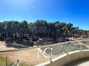 Departamento en venta en Pinamar Norte con cochera