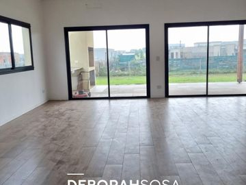 Casa en venta en country club San Sebastian Pilar