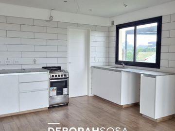 Casa en venta en country club San Sebastian Pilar