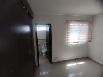 Venta de departamento frente al río en urbanización cerrada