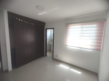 Venta de departamento frente al río en urbanización cerrada