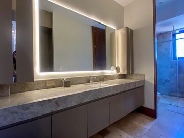 LUJOSO PENTHOUSE EN VENTA, en Cuenca