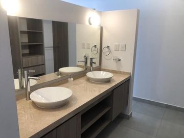 Casa en venta con recamara en planta baja