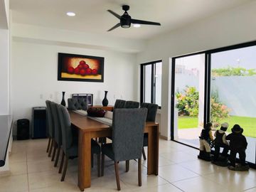 CASA EN VENTA EN EL CENTRO DE OAXTEPEC, YAUTEPEC, MORELOS.