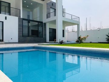CASA EN VENTA EN EL CENTRO DE OAXTEPEC, YAUTEPEC, MORELOS.