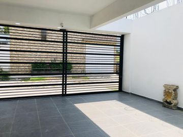 CASA EN VENTA EN EL CENTRO DE OAXTEPEC, YAUTEPEC, MORELOS.